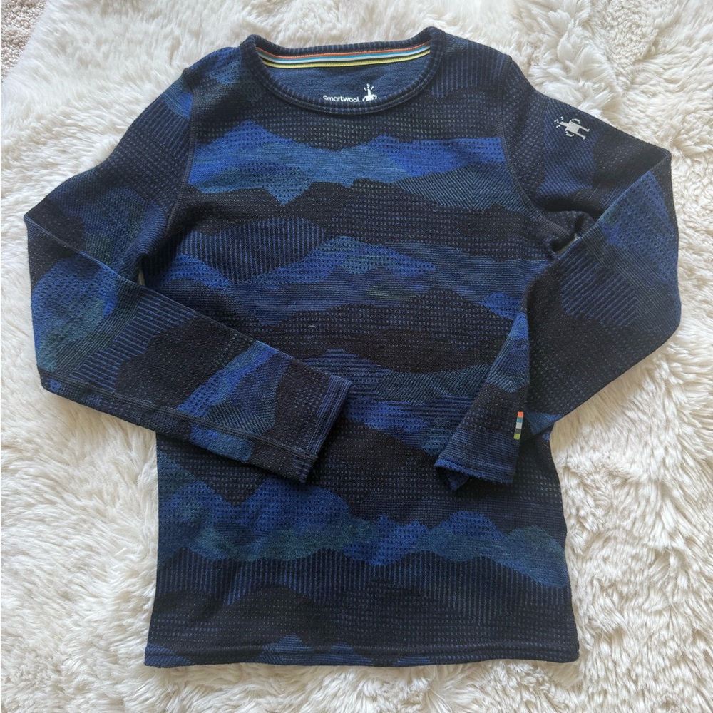 Smartwool long sleeve shirt. Excellent used condition. Kids medium